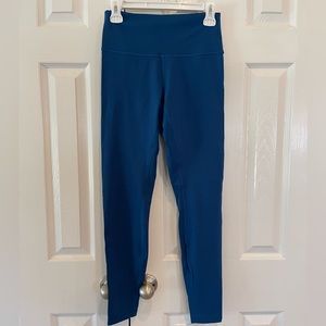 Lululemon 7/8 leggings in blue size 8